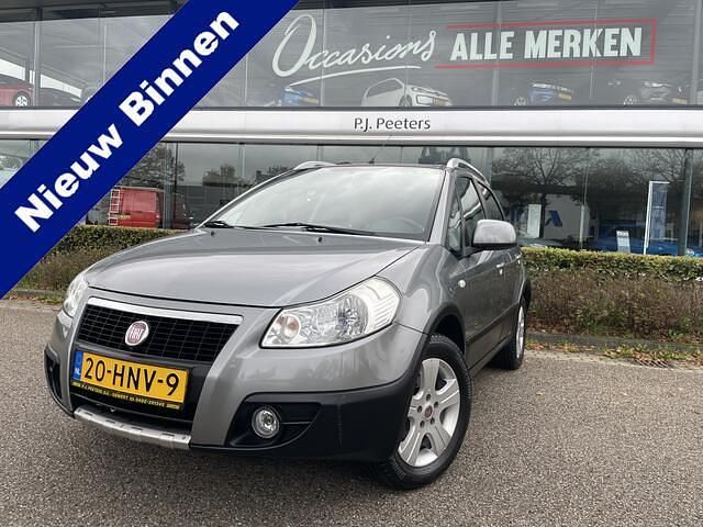 Grijs Gebruikt 2009 Fiat Sedici Emotion SUV | € 4.950 (Eerlijke prijs) - Afbeelding 1/4
