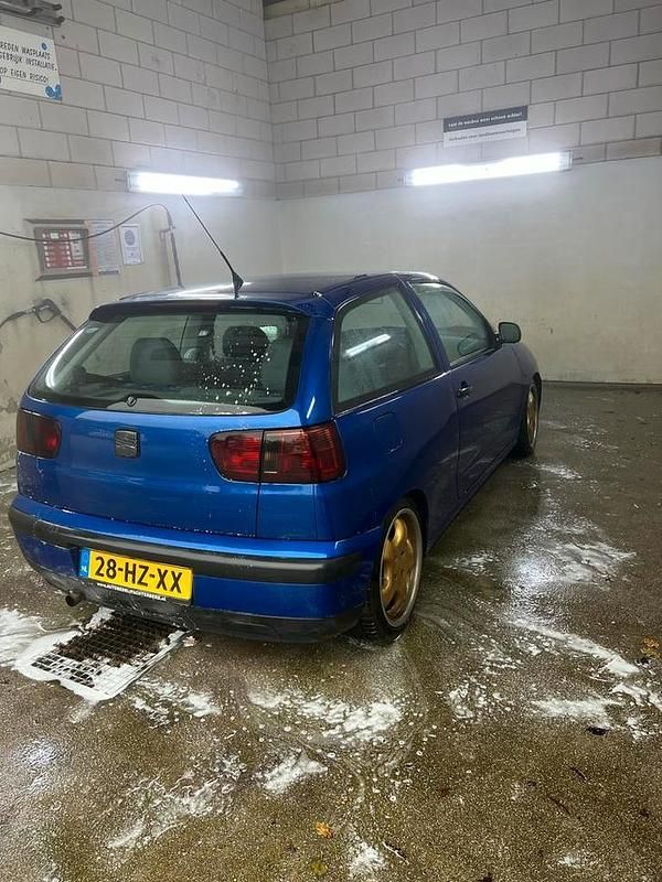 Gebruikt 2002 Seat Ibiza | € 1.000 (Goede deal) - Afbeelding 1/4