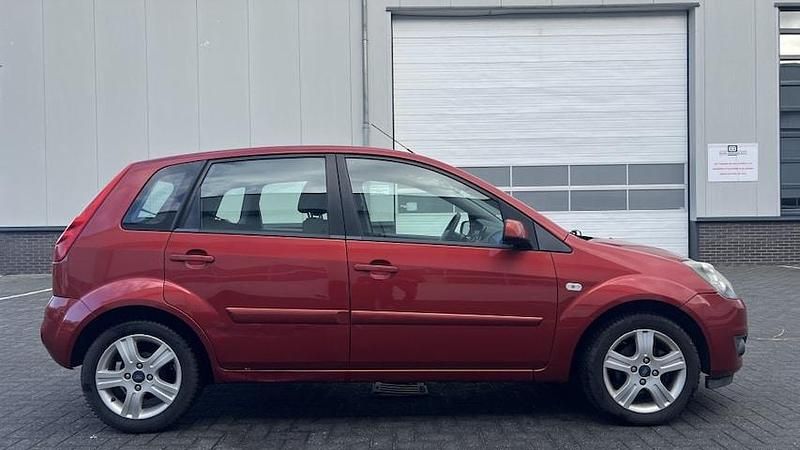 Occasion Ford Fiesta Futura 120 PK (88 kW) 2008 Oranje Hatchback