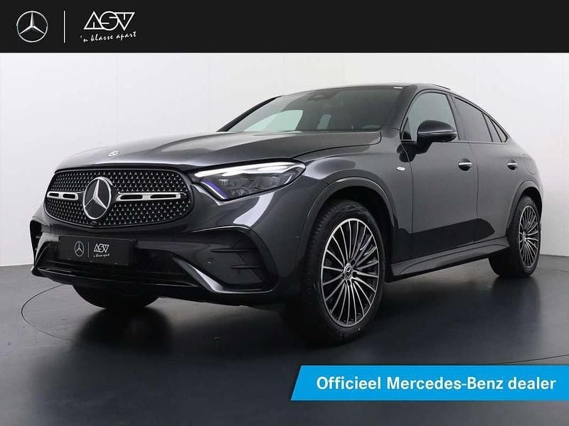 Grijs Nieuw 2025 Mercedes GLC300e Sport Edition Coupé | € 93.067 (Iets duurder) - Afbeelding 1/4