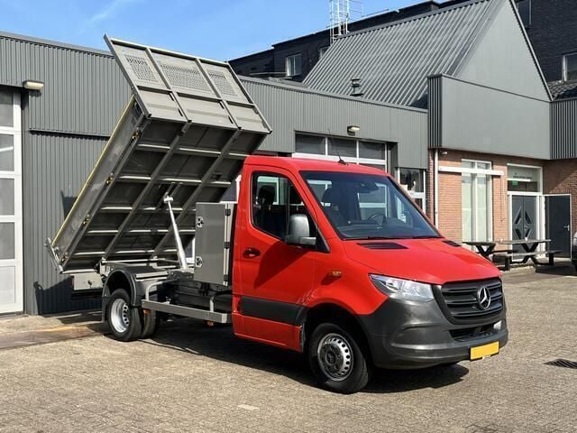 Rood Gebruikt 2020 Mercedes Sprinter Van | € 27.650 (Eerlijke prijs) - Afbeelding 1/4