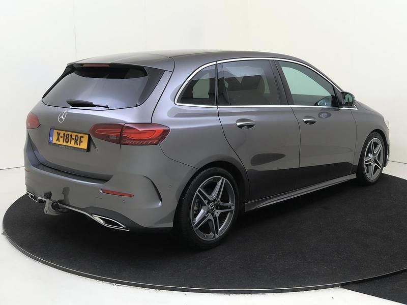 Occasion Mercedes B180 AMG line 136 PK (100 kW) 2024 Grijs MPV