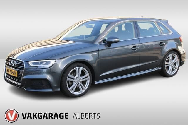 Grijs Occasion 2019 Audi A3 Sportback S-Line Hatchback | € 22.950 (Iets duurder) - Afbeelding 1/4