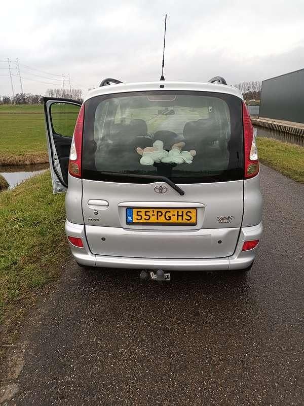 Occasion Toyota Yaris Terra 84 PK (61 kW) 2004 Zilver Stationwagen
