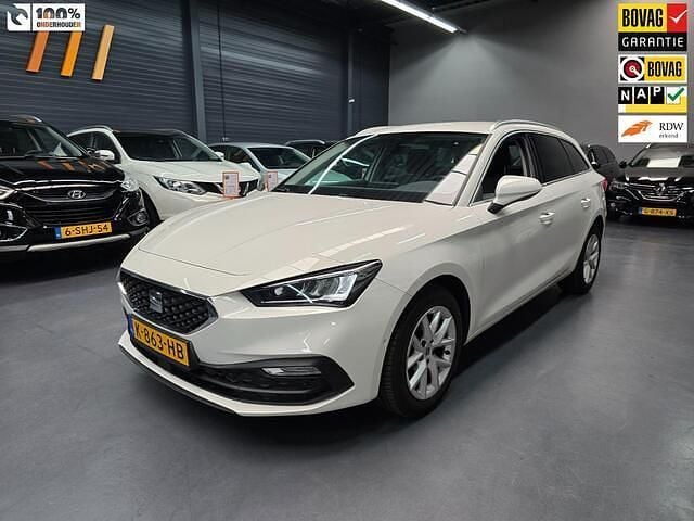 Wit Gebruikt 2021 Seat Leon Style Stationwagen | € 16.750 (Eerlijke prijs) - Afbeelding 1/4