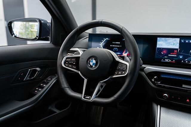 Occasion BMW 330 M Sport 245 PK (180 kW) 2024 Blauw Stationwagen
