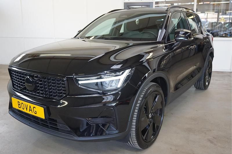 Zwart Occasion 2025 Volvo XC40 Plus SUV | € 45.750 (Iets duurder) - Afbeelding 1/4