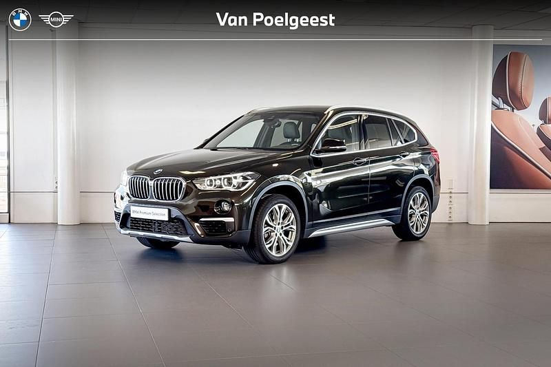 Bruin Gebruikt 2019 BMW X1 Executive SUV | € 28.750 (Eerlijke prijs) - Afbeelding 1/4