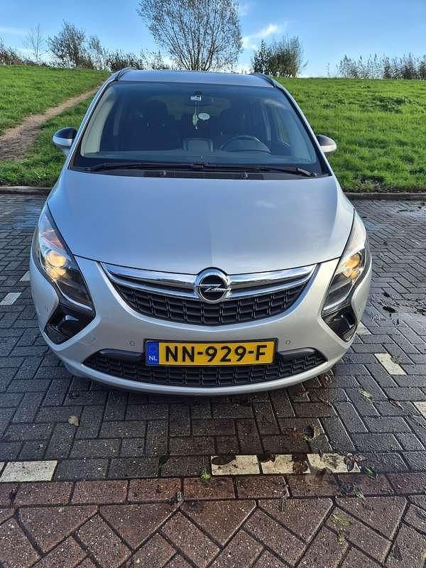 Grijs Occasion 2016 Opel Zafira Tourer Edition MPV | € 8.350 (Eerlijke prijs) - Afbeelding 1/4