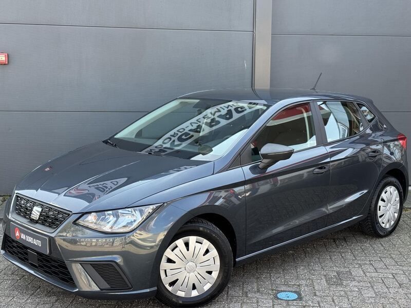 Grijs Gebruikt 2020 Seat Ibiza Hatchback | € 13.390 (Eerlijke prijs) - Afbeelding 1/4