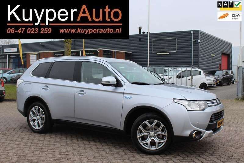 Grijs Gebruikt 2015 Mitsubishi Outlander P-HEV Edition SUV | € 9.999 (Eerlijke prijs) - Afbeelding 1/4