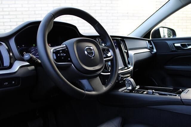 Occasion Volvo V60 Plus 350 PK (257 kW) 2023 Grijs Stationwagen