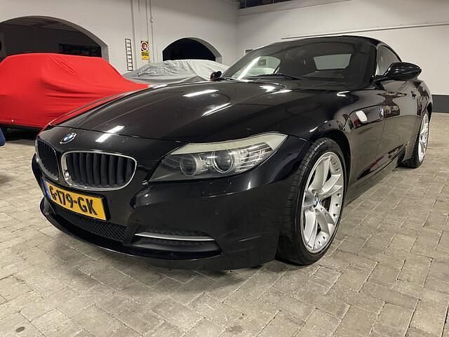 Zwart Gebruikt 2010 BMW Z4 Executive Cabriolet | € 18.950 (Eerlijke prijs) - Afbeelding 1/4