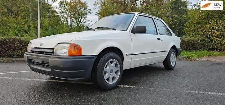 Occasion Ford Escort Sport 90 PK (66 kW) 1986 Wit Sedan