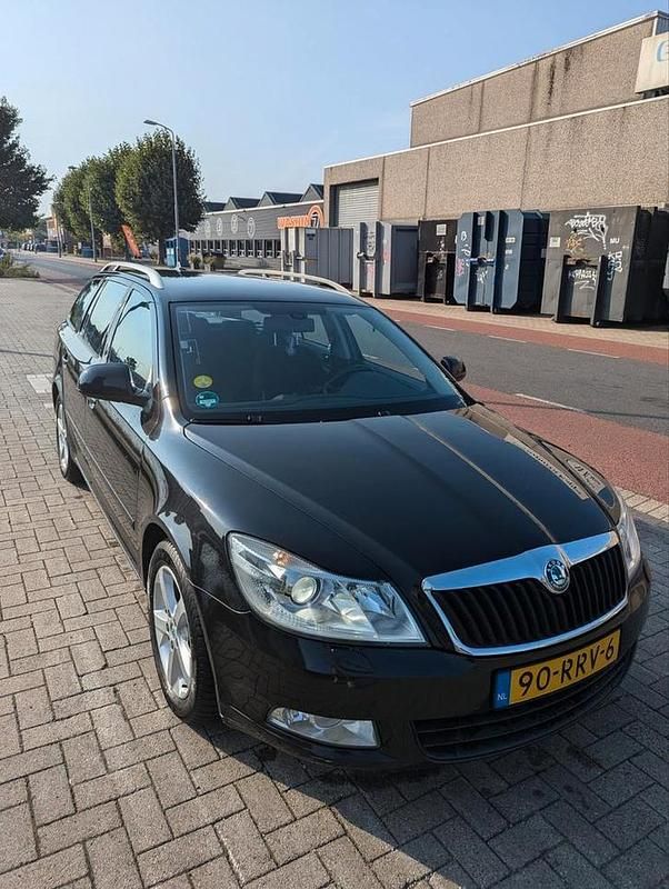 Occasion 2011 Skoda Octavia | € 2.750 (Duur) - Afbeelding 1/4