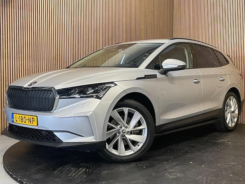 Grijs Gebruikt 2021 Skoda Enyaq iV First Edition SUV | € 22.295 (Eerlijke prijs) - Afbeelding 1/4