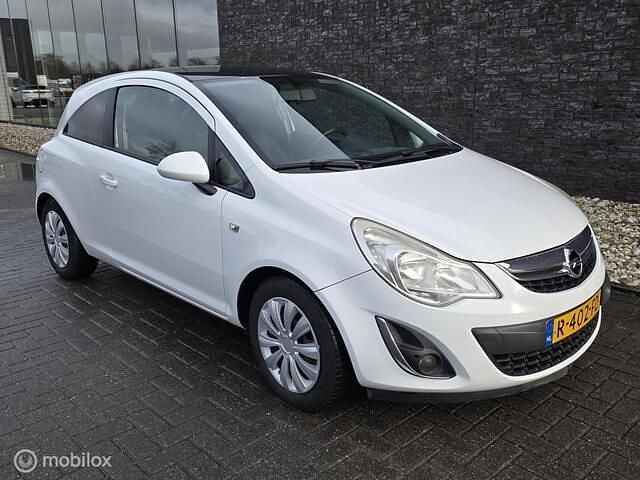 Occasion Opel Corsa Selection 75 PK (55 kW) 2012 Wit Hatchback