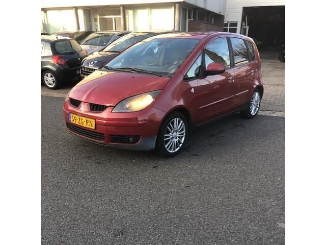 Rood Gebruikt 2008 Mitsubishi Colt Hatchback | € 995 (Super prijs) - Afbeelding 1/4