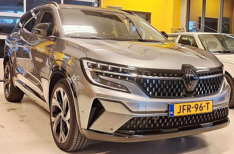 Grijs Gebruikt 2025 Renault Espace Esprit Alpine MPV | € 45.950 (Iets duurder) - Afbeelding 1/4