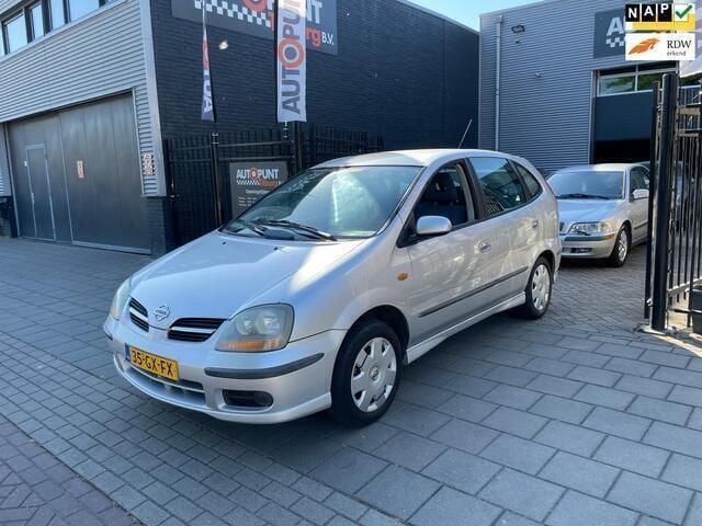 Grijs, metallic lak Gebruikt 2001 Nissan Almera Tino MPV | € 1.499 (Eerlijke prijs) - Afbeelding 1/4