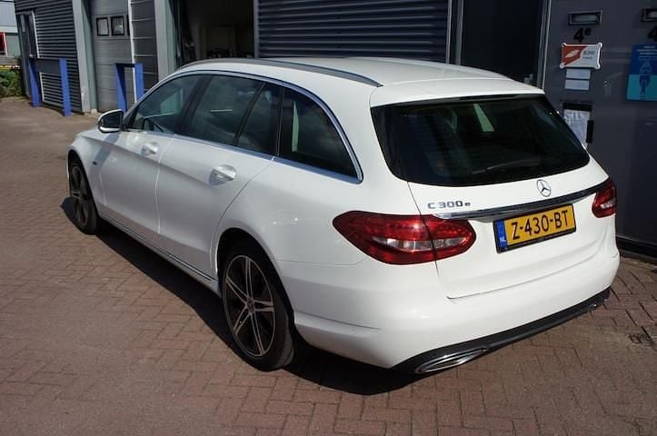 Occasion Mercedes C300e Avantgarde 2020 Wit (metallic) Stationwagen