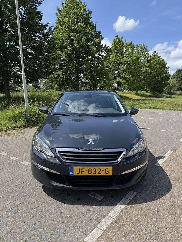 Grijs Gebruikt 2016 Peugeot 308 Active Hatchback | € 5.900 (Eerlijke prijs) - Afbeelding 1/4