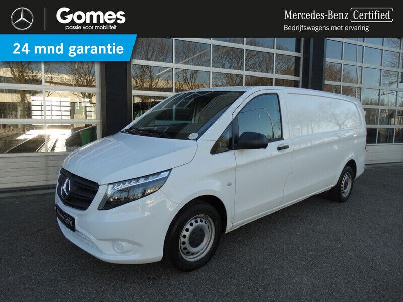 Wit Gebruikt 2023 Mercedes Vito MPV | € 34.950 (Duur) - Afbeelding 1/4
