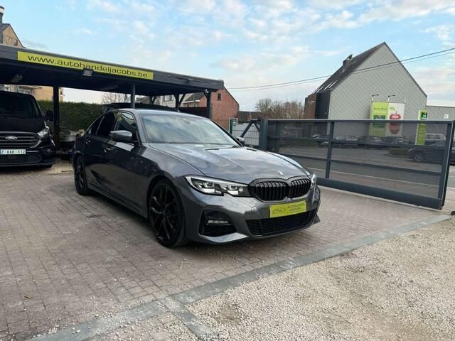 Grijs Gebruikt 2019 BMW 320 M Sport Sedan | € 30.200 (Eerlijke prijs) - Afbeelding 1/4