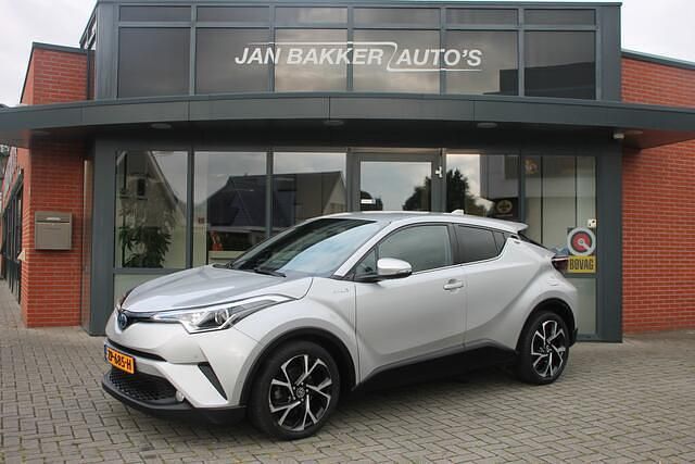 Grijs Gebruikt 2019 Toyota C-HR Executive SUV | € 15.900 (Goede deal) - Afbeelding 1/4