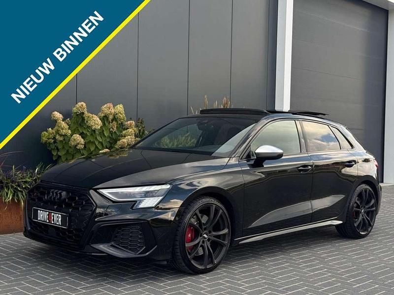 Zwart Gebruikt 2021 Audi S3 Sportback S-Line Hatchback | € 43.995 - Afbeelding 1/4