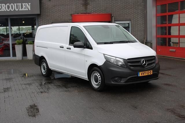 Overige Gebruikt 2023 Mercedes Vito MPV | € 18.550 (Super prijs) - Afbeelding 1/4