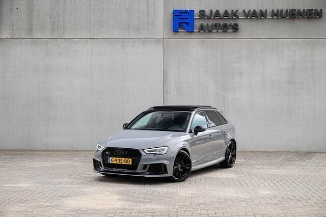 Grijs Gebruikt 2018 Audi RS3 Sportback Exclusive Hatchback | € 52.950 (Eerlijke prijs) - Afbeelding 1/4