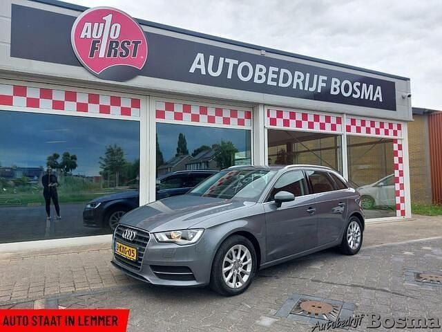 Grijs Gebruikt 2013 Audi A3 Sportback Attraction Hatchback | € 13.499 (Eerlijke prijs) - Afbeelding 1/4