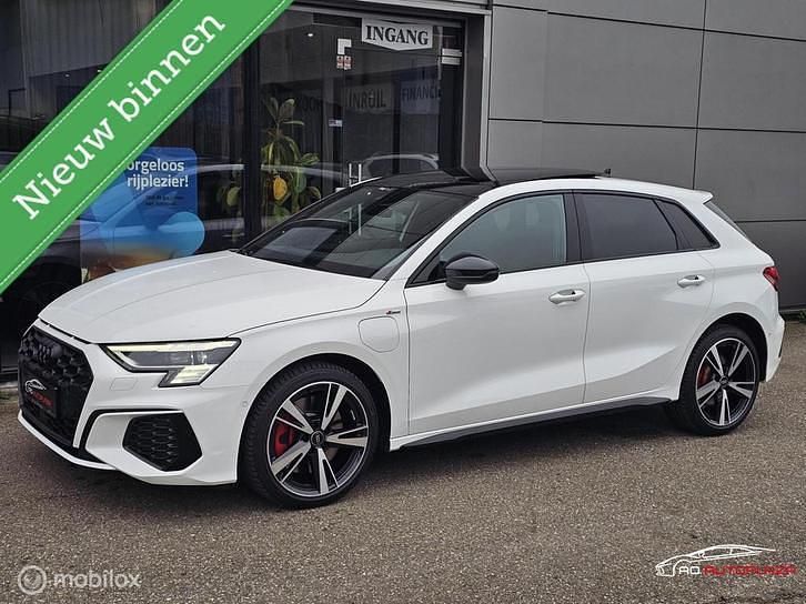Gebruikt 2022 Audi A3 Competition | € 35.995 (Eerlijke prijs) - Afbeelding 1/4