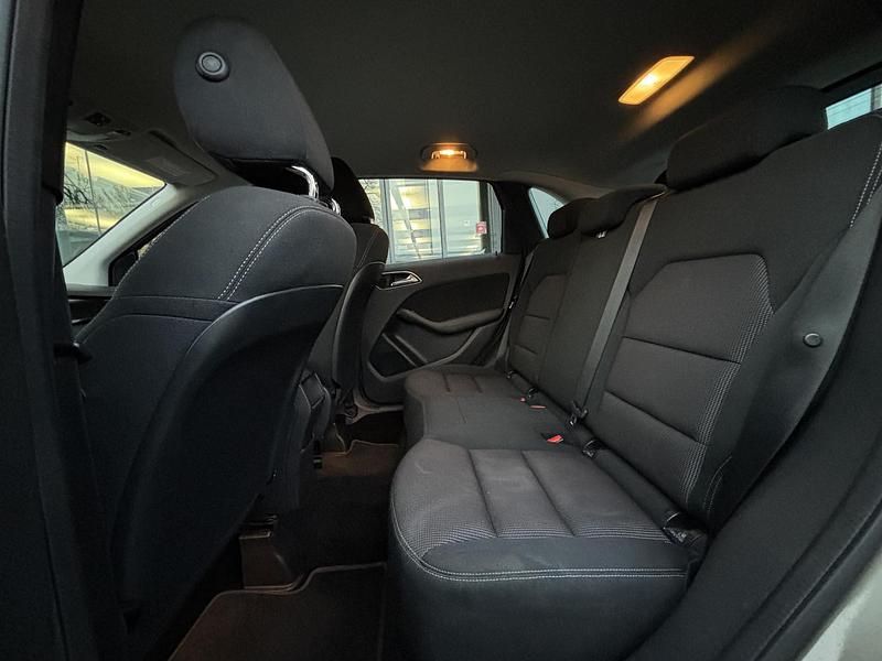 Occasion Mercedes B180 Ambition 2018 Grijs MPV
