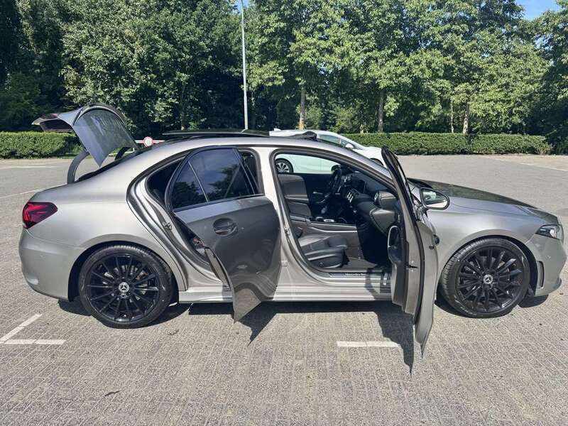 Grijs Gebruikt 2020 Mercedes A220 Premium Plus Sedan | € 31.950 (Duur) - Afbeelding 1/4