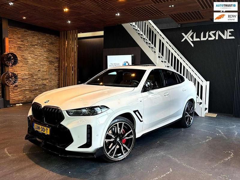 Wit Gebruikt 2024 BMW X6 Executive SUV | € 119.420 - Afbeelding 1/4