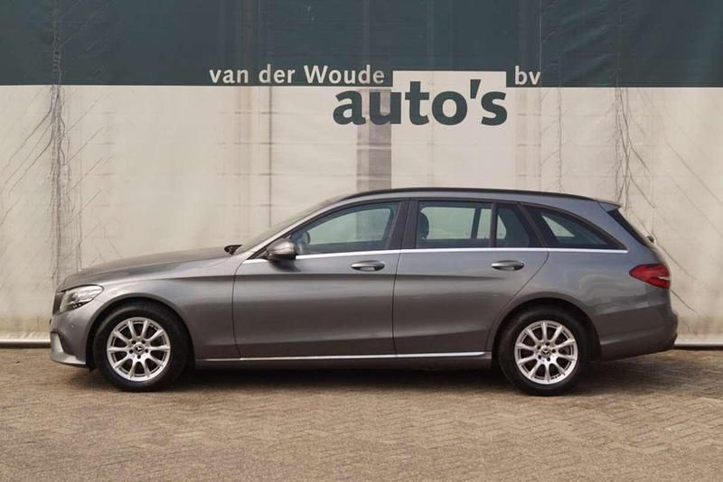 Grijs Occasion 2019 Mercedes C180 Business Stationwagen | € 17.900 (Eerlijke prijs) - Afbeelding 1/4