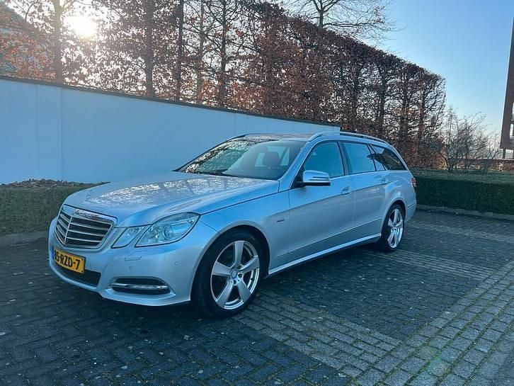 Occasion 2011 Mercedes E200 Stationwagen | € 8.650 (Super prijs) - Afbeelding 1/4