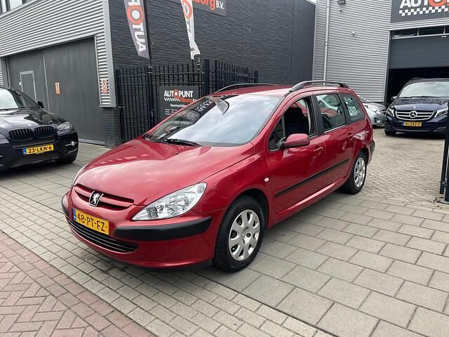 Rood Occasion 2004 Peugeot 307 Stationwagen | € 1.499 (Eerlijke prijs) - Afbeelding 1/4