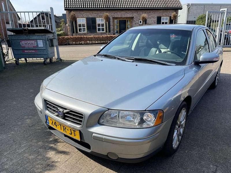 Grijs Gebruikt 2007 Volvo S60 Kinetic Sedan | € 2.950 (Goede deal) - Afbeelding 1/4