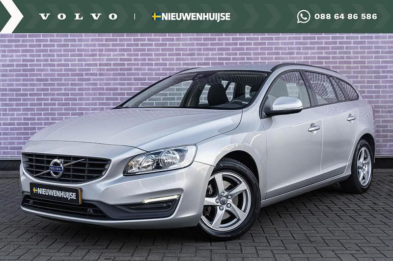 Grijs Gebruikt 2017 Volvo V60 Momentum Stationwagen | € 20.194 (Eerlijke prijs) - Afbeelding 1/4