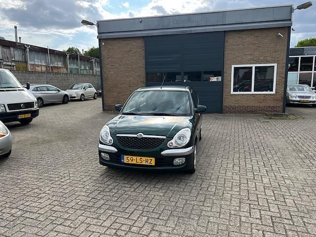 Groen Gebruikt 2003 Daihatsu Sirion Hatchback | € 1.890 (Eerlijke prijs) - Afbeelding 1/4