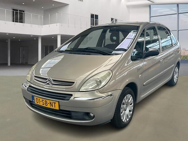 Beige Gebruikt 2005 Citroën Xsara Picasso Attraction MPV | € 3.495 - Afbeelding 1/4