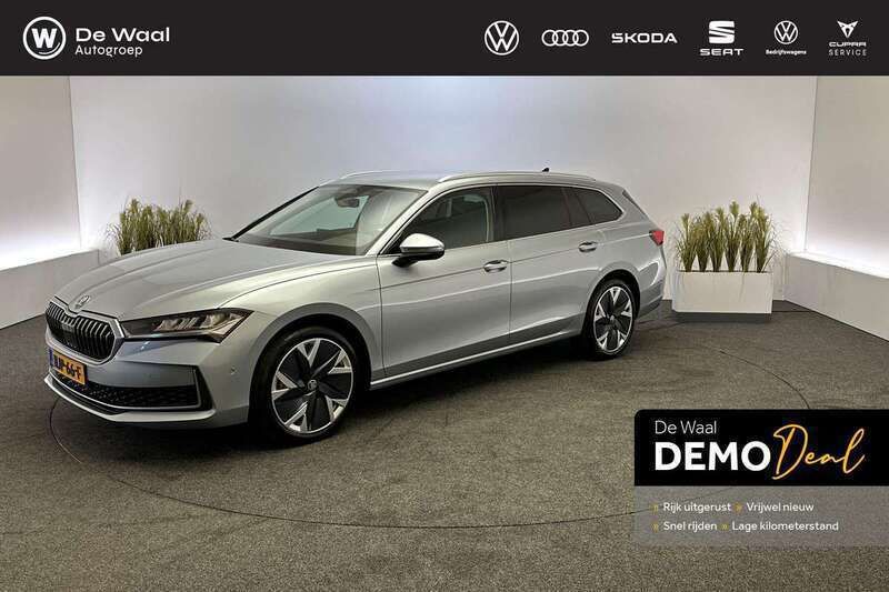 Grijs Gebruikt 2025 Skoda Superb Business Line Stationwagen | € 47.800 - Afbeelding 1/3