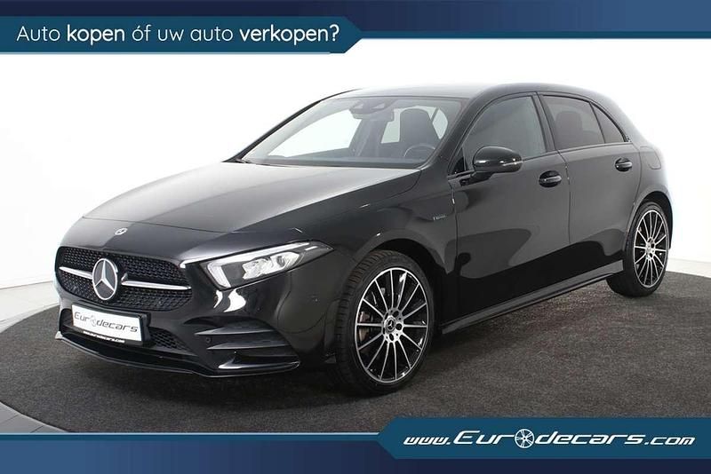 Zwart Gebruikt 2020 Mercedes A250 AMG line Hatchback | € 25.700 (Goede deal) - Afbeelding 1/4