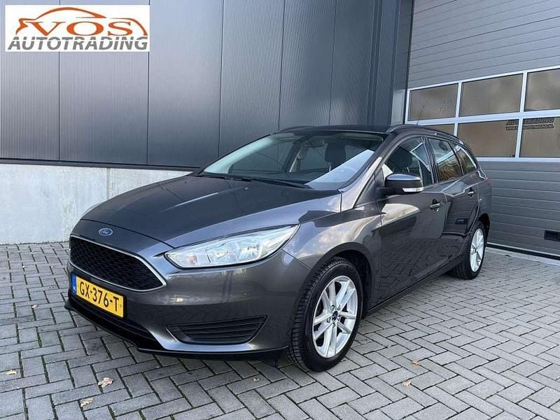 Grijs Gebruikt 2015 Ford Focus Trend Stationwagen | € 7.250 (Eerlijke prijs) - Afbeelding 1/4