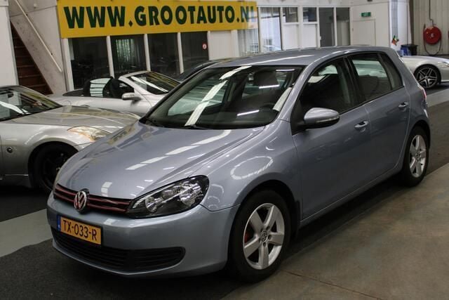 Blauw, metallic lak Gebruikt 2010 VW Golf VI Hatchback | € 4.444 (Super prijs) - Afbeelding 1/4