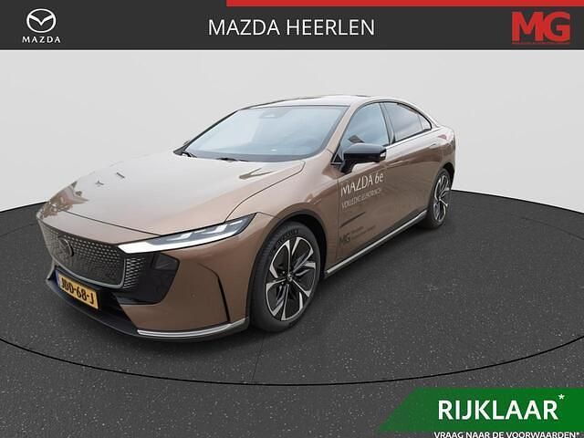 Bruin Gebruikt 2025 Mazda 6e Takumi-Line Hatchback | € 42.950 - Afbeelding 1/4