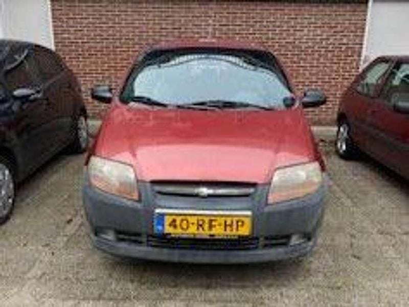 Rood Gebruikt 2005 Chevrolet Kalos Hatchback | € 450 (Goede deal) - Afbeelding 1/4